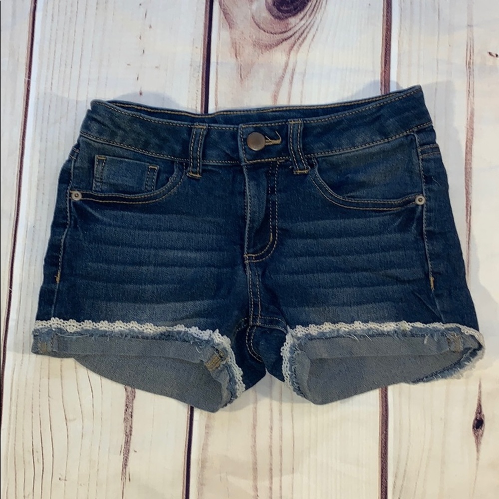 Jean shorts with lace trim